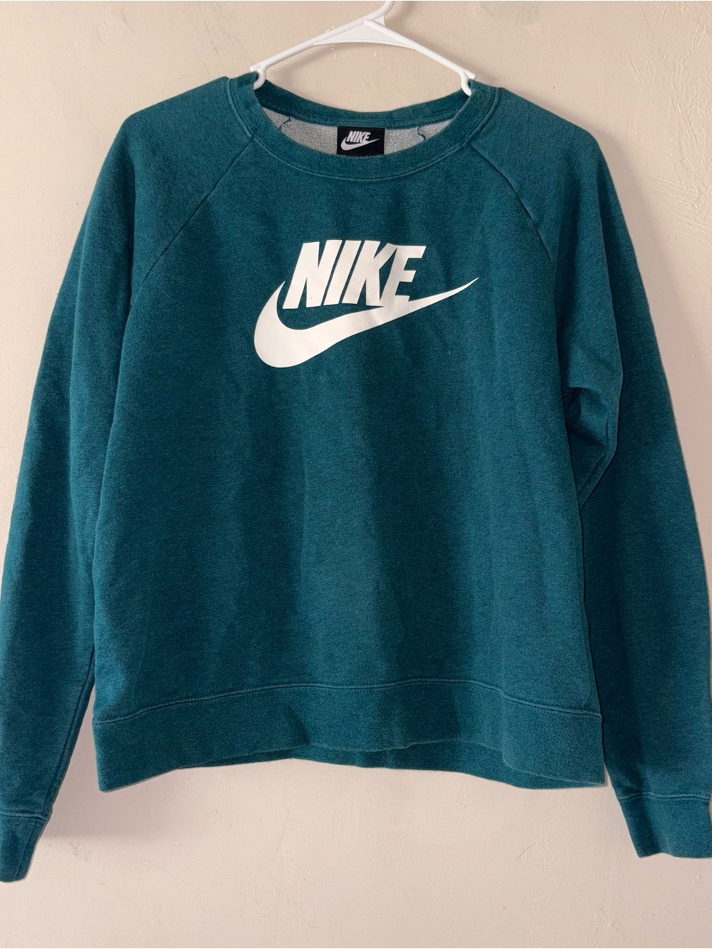 Nike Sportswear Essential Fleece Crewneck Teal Blue Graphic Sweatshirt Size M